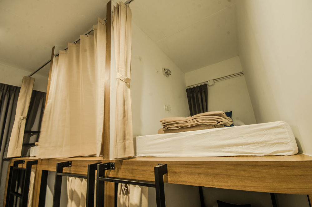 Pier 49 Hostel *