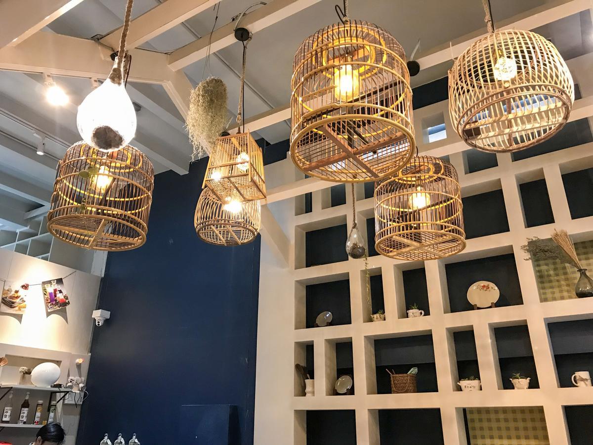 Kinnon Deluxe Coworking Cafe Hostel Bangkok