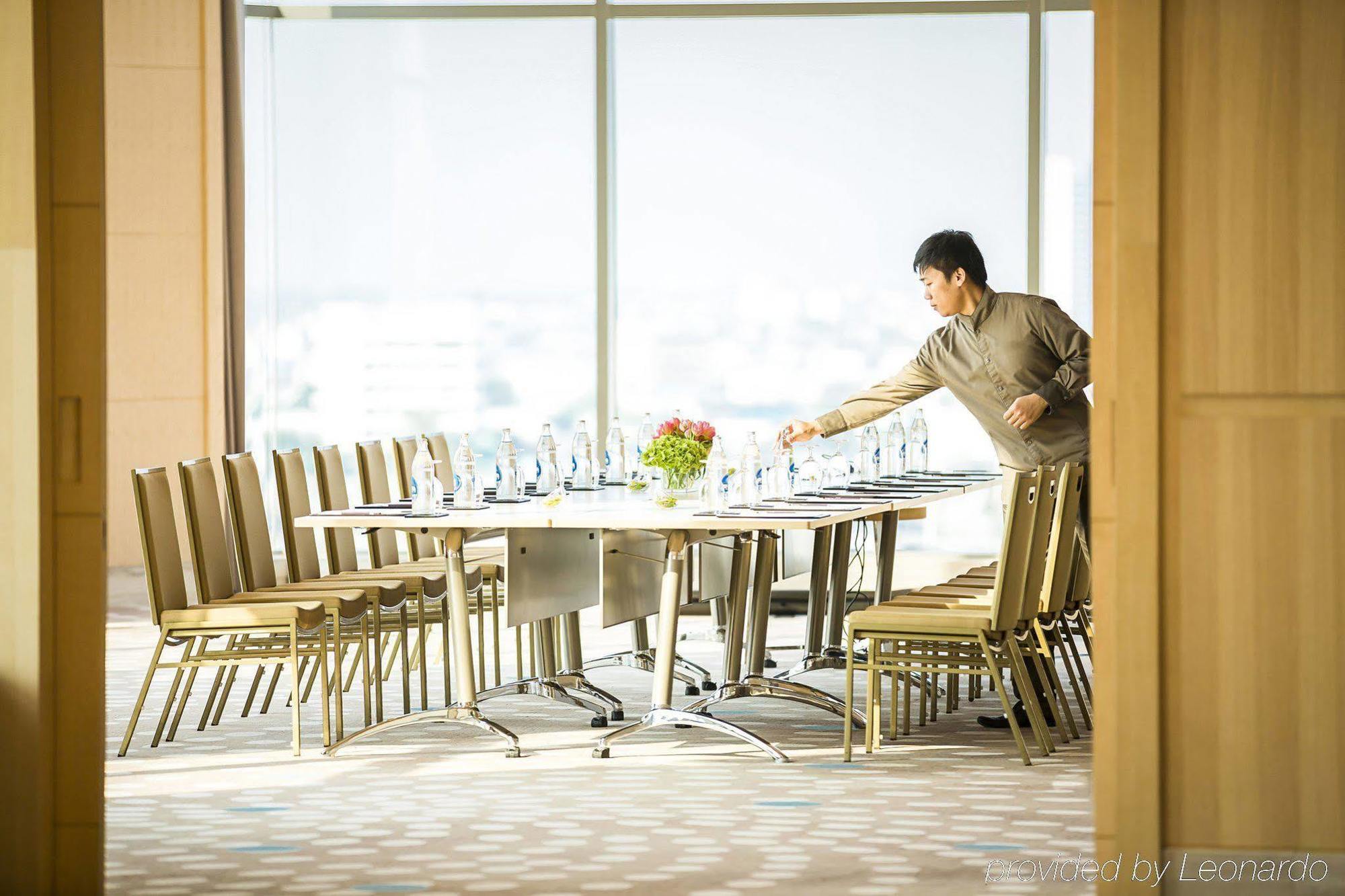 Avani Riverside 5*