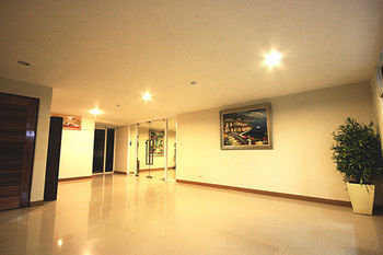 Hotel The Chateau Luxury Serviced 3*