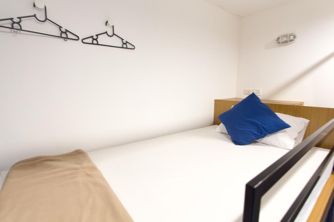 Pier 49 Hostel *