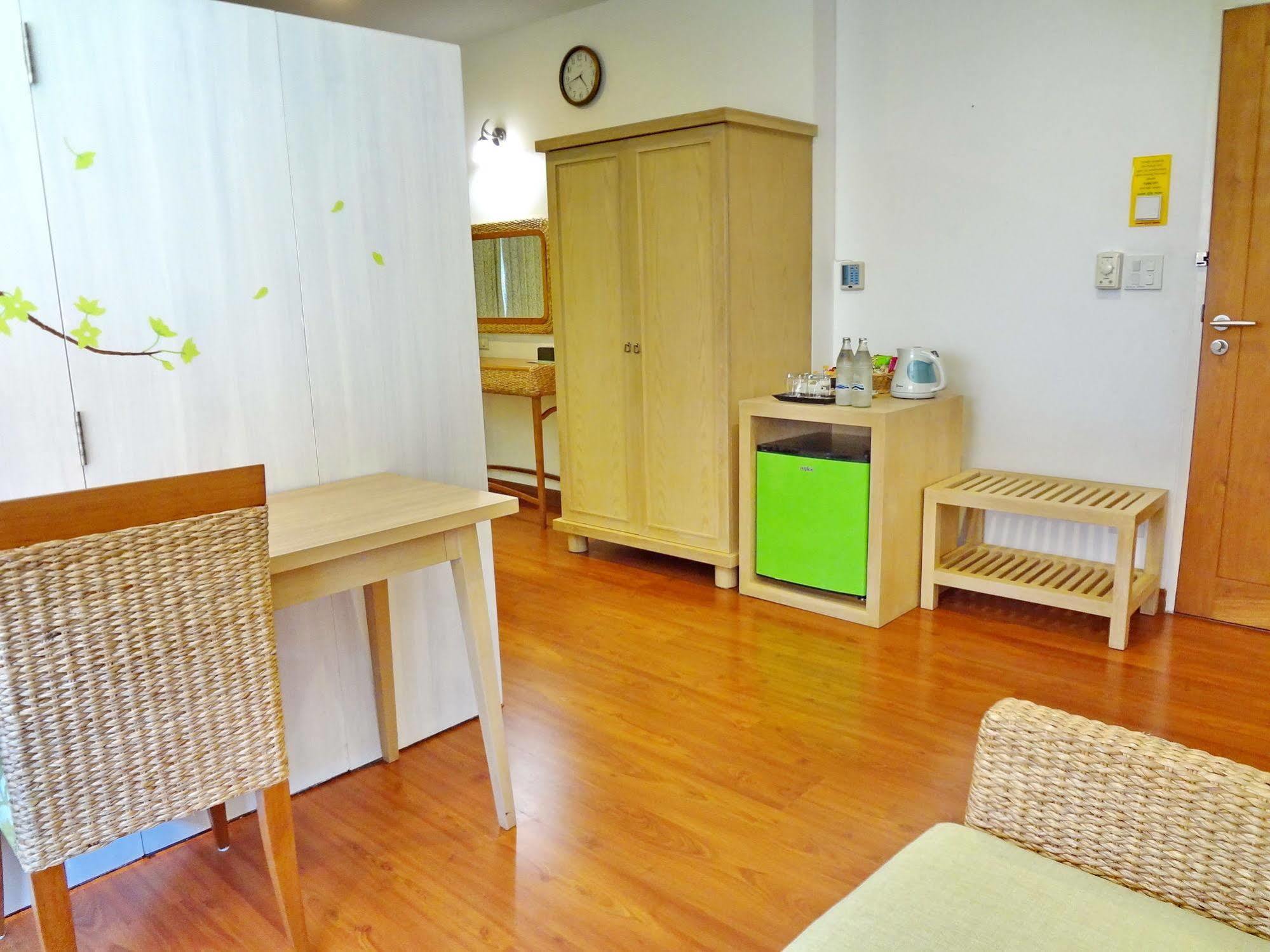Bussaba Suvarnabhumi Airport Hotel 3*