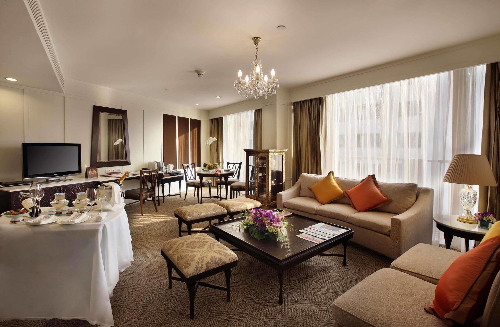 Dusit Thani 5*