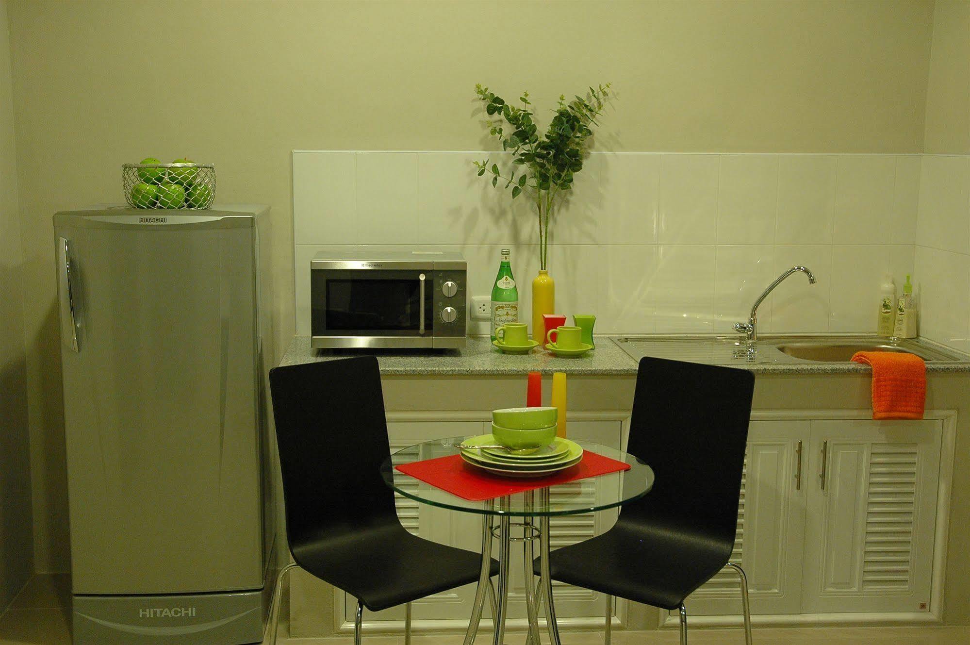 Living Aparthotel