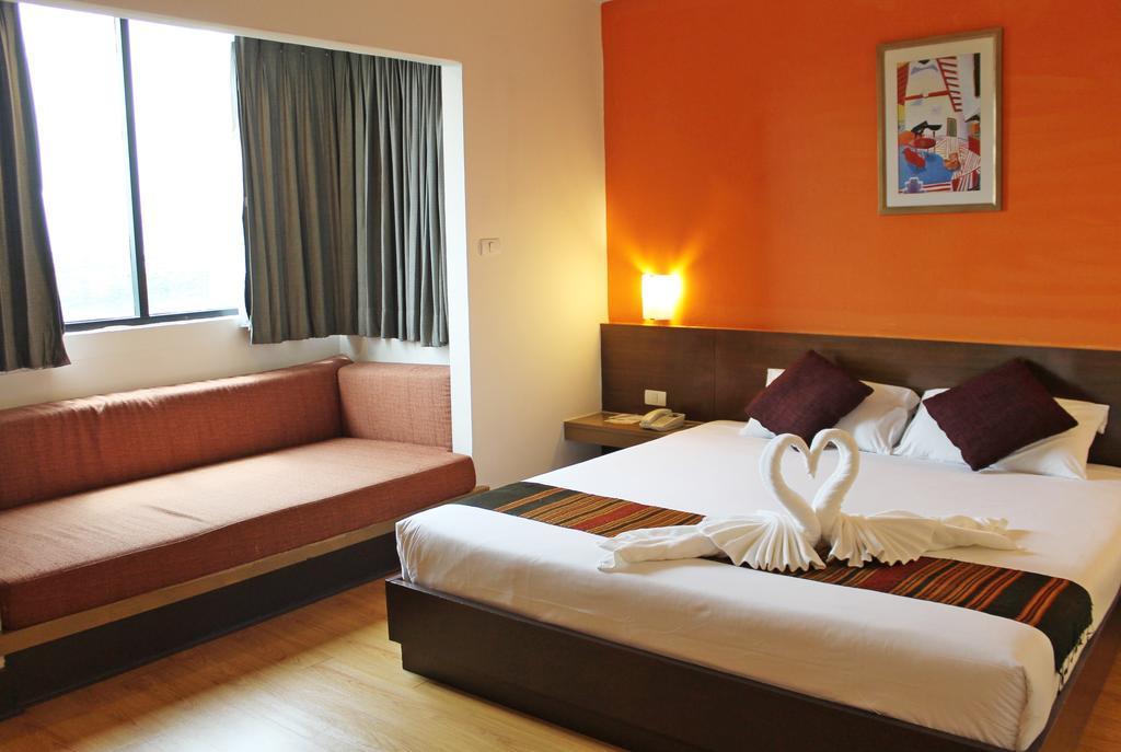 The Seasons Huamark 3* Bangkok