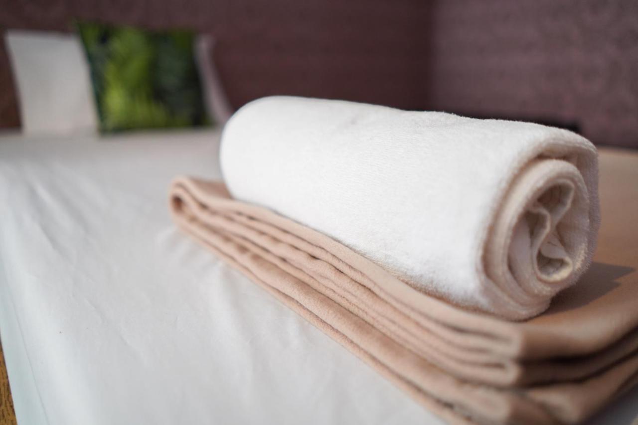 Hostel Guyasuka X Suthisarn Bangkok