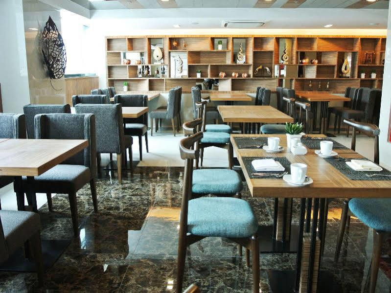 Hotel Ramada By Wyndham Sukhumvit 11 Bangkok