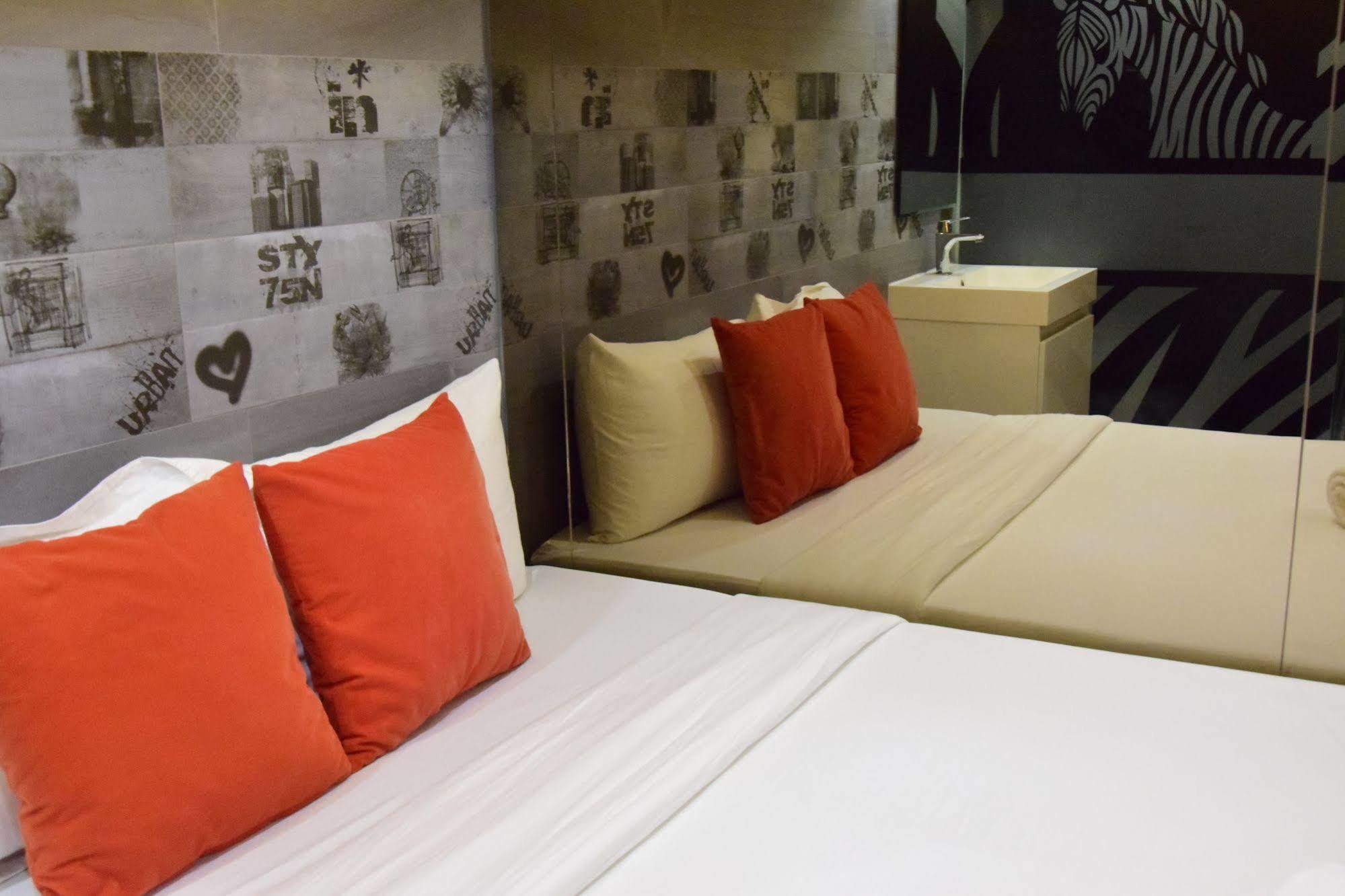 Asrama Double Five Bangkok