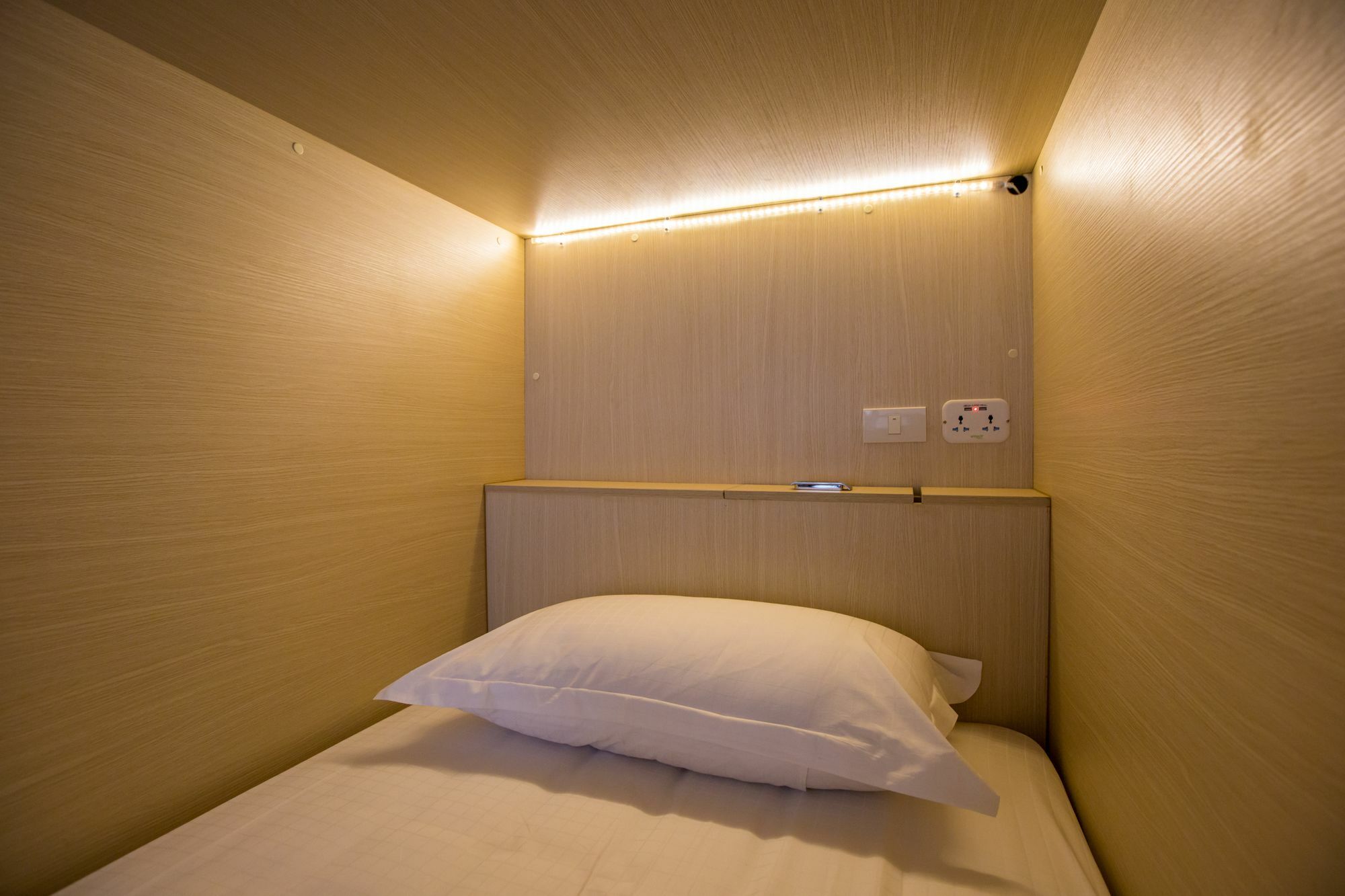 Bed To Hostel *