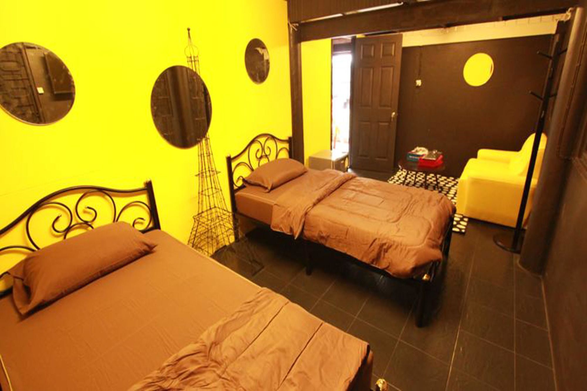 Viman Hostel *