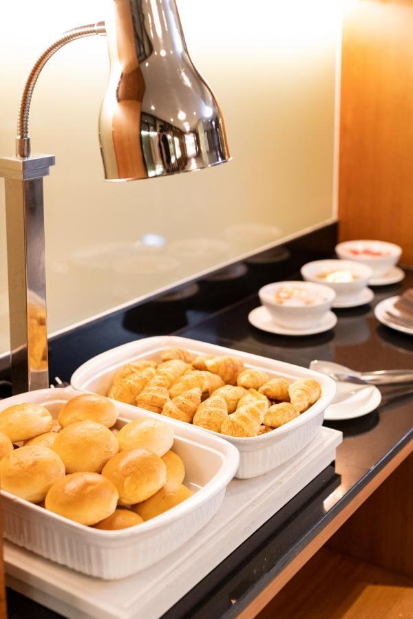 S Ratchada Leisure - Sha Hotel
