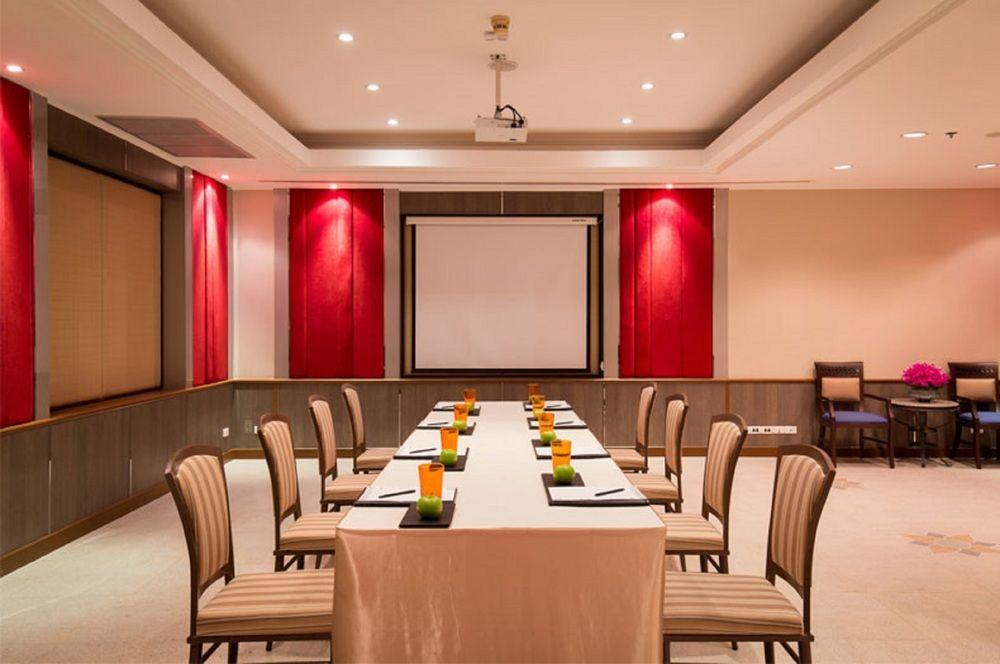 Ramada By Wyndham Chaophya Park 4* Bangkok
