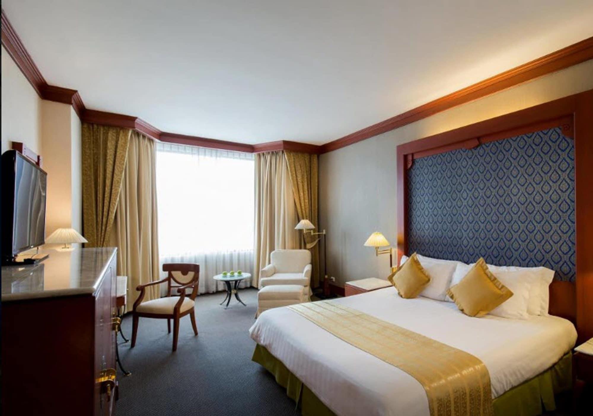 Ramada By Wyndham Chaophya Park Hotel 4*