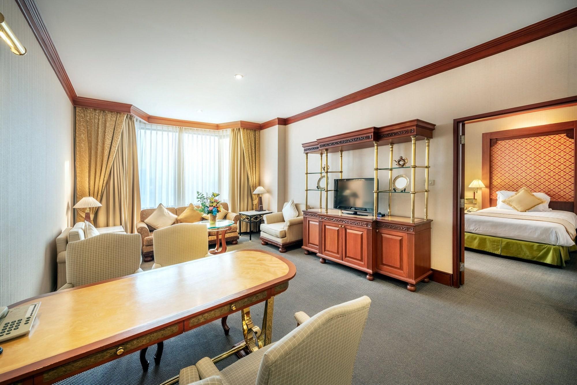 Hotel Ramada By Wyndham Chaophya Park Bangkok