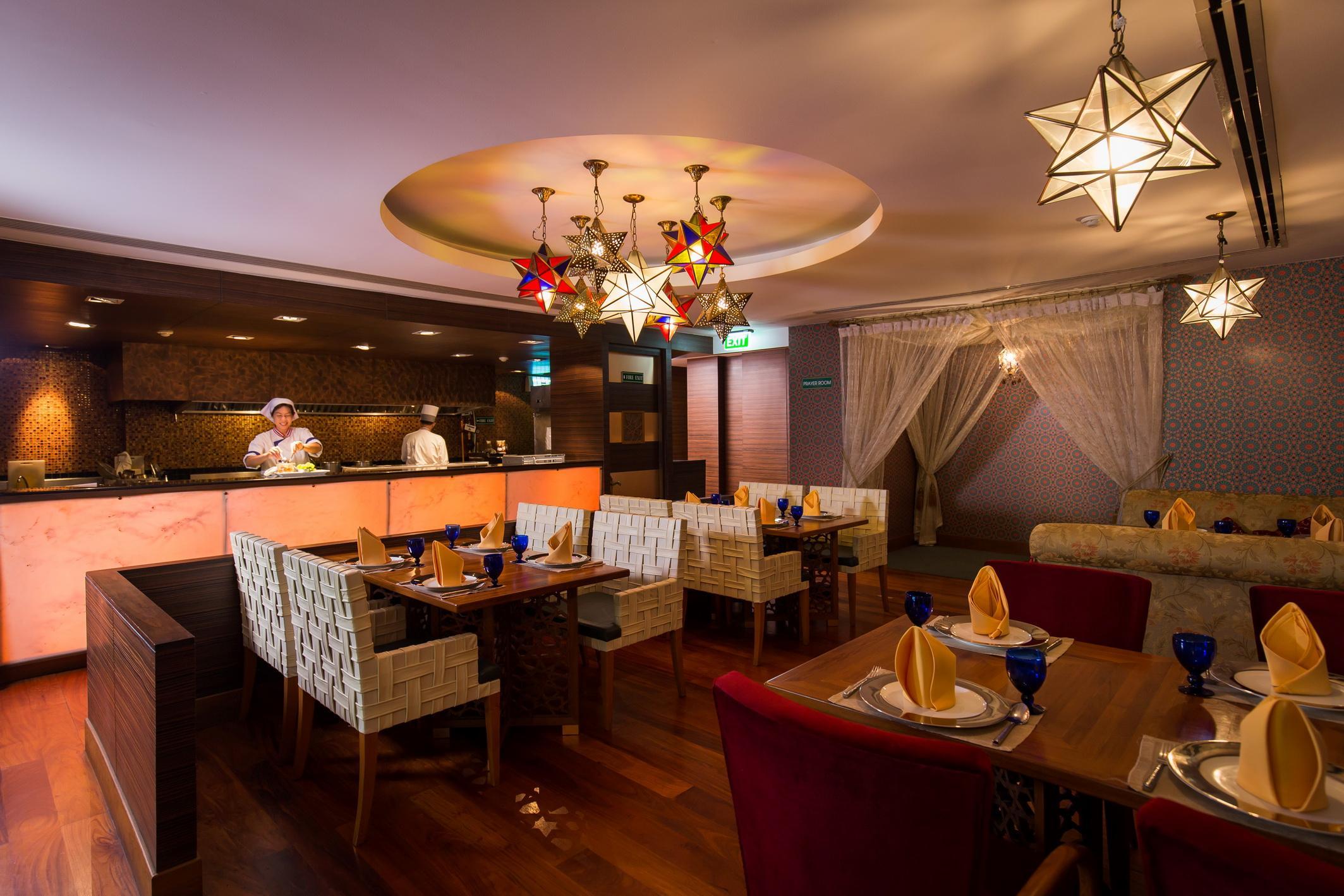 Ramada By Wyndham Chaophya Park 4*