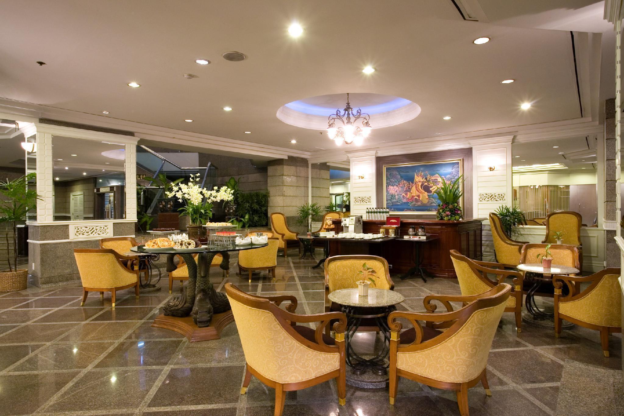 Ramada By Wyndham Chaophya Park 4*