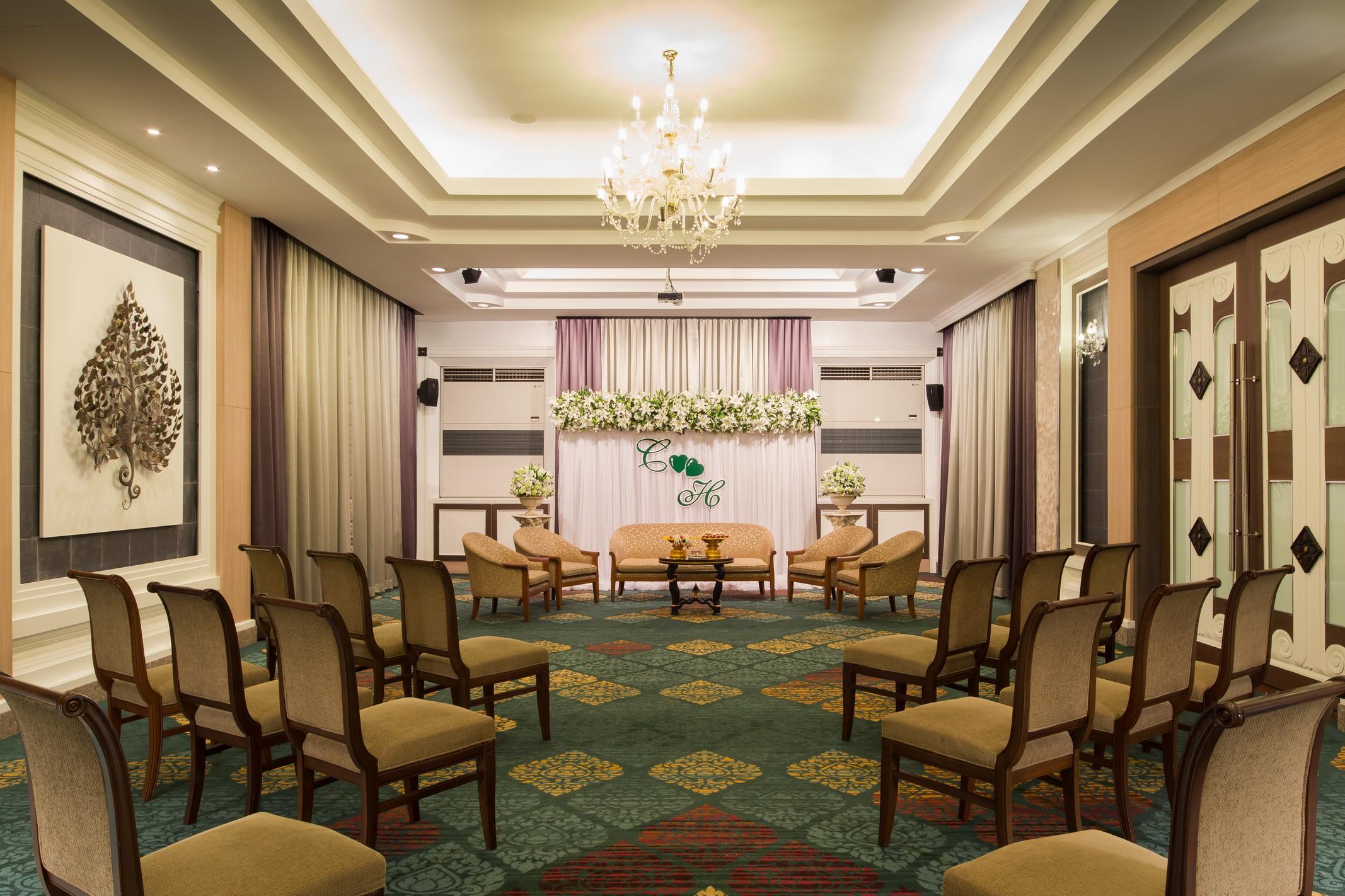 Ramada By Wyndham Chaophya Park Bangkok