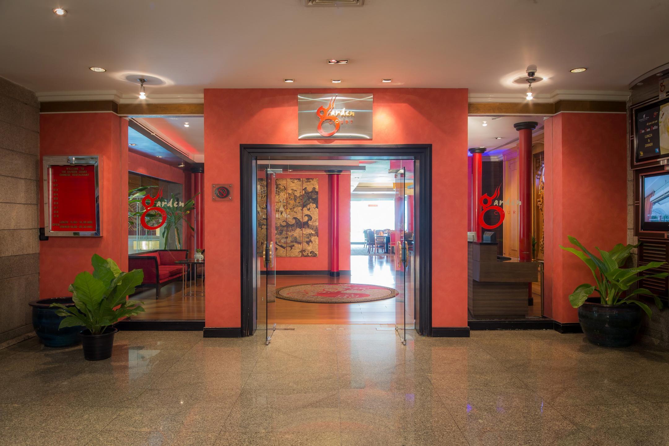 Hotel Ramada By Wyndham Chaophya Park 4*
