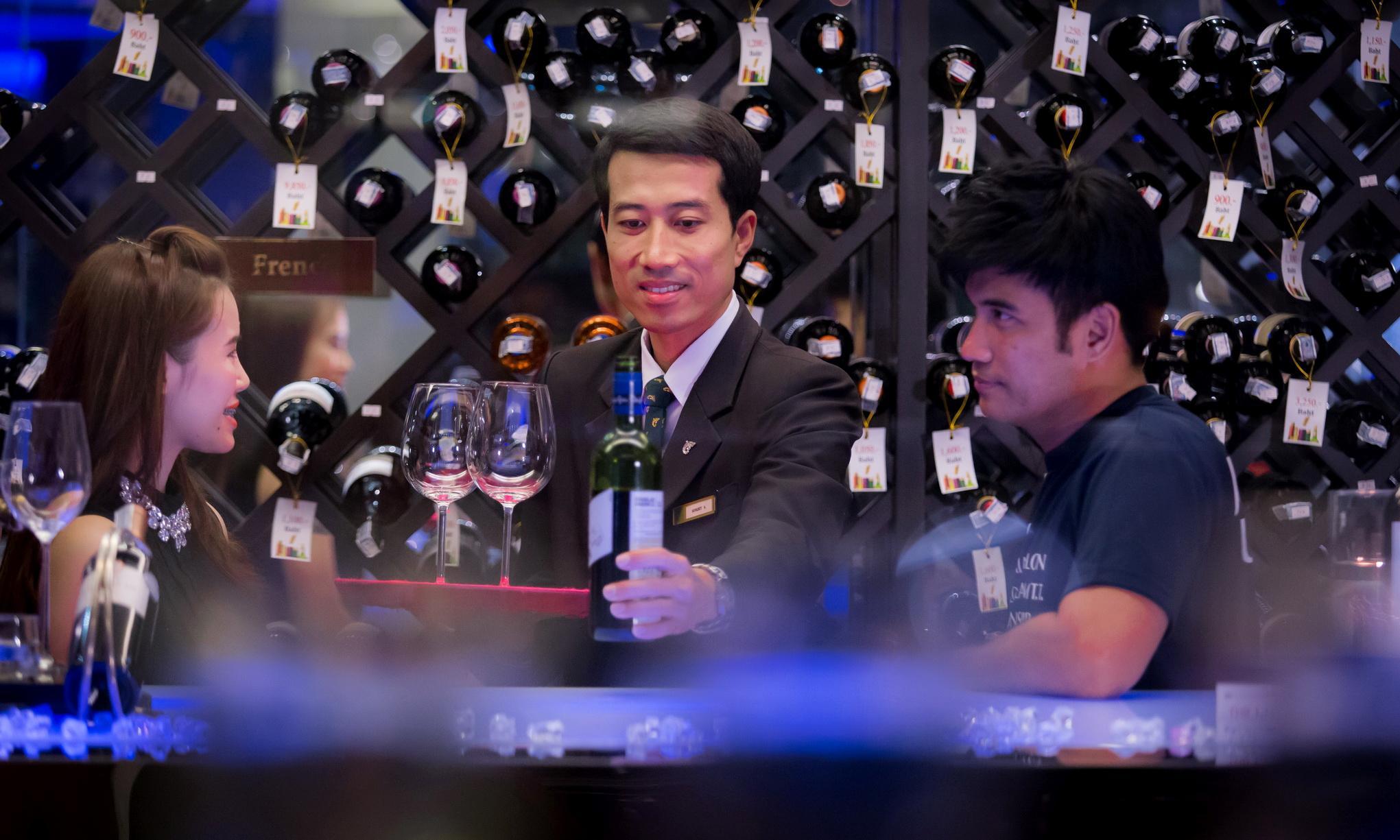 Ramada By Wyndham Chaophya Park Hotel 4*