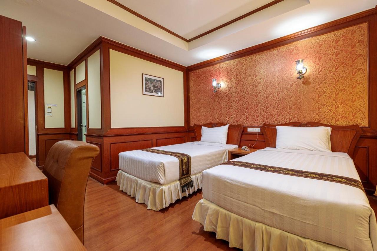 Pj Watergate Hotel