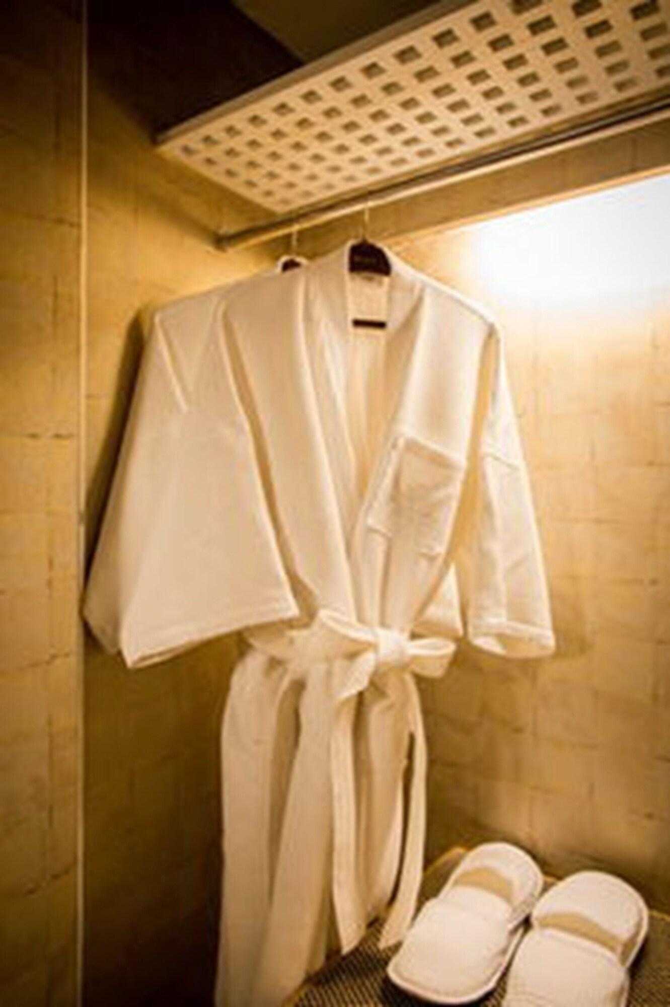 Ramada By Wyndham Chaophya Park Hotel 4*