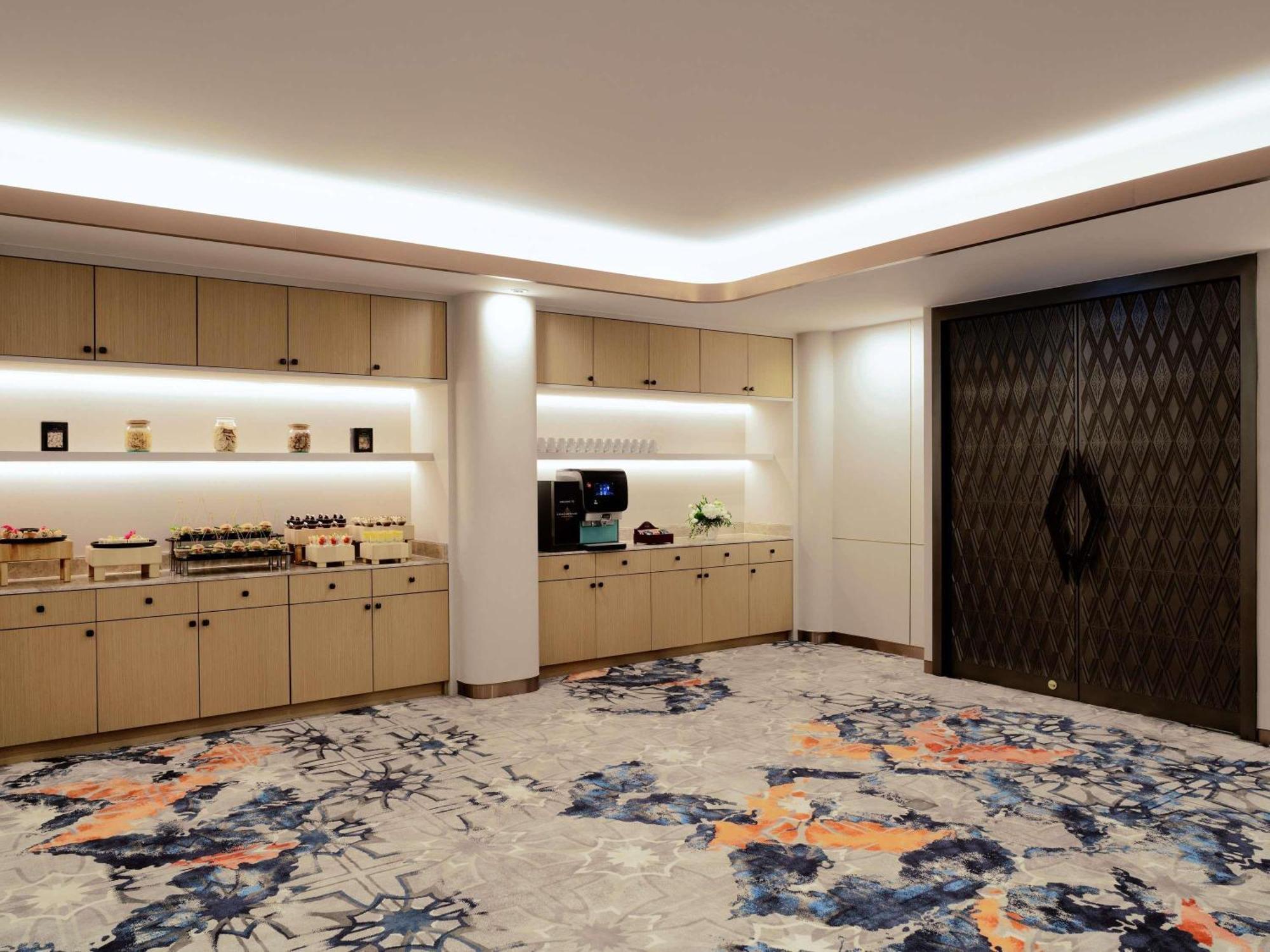 Grand Mercure Atrium Hotel