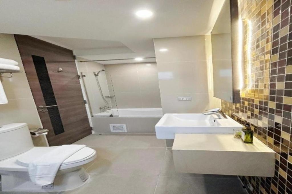 Icheck Residences Sukhumvit 20 Hotel