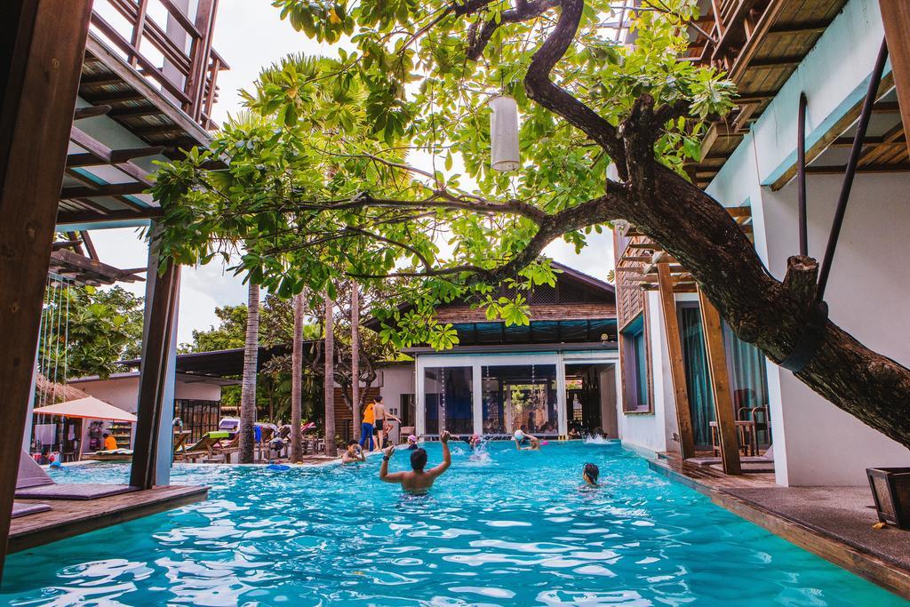 Paragon Hotel
