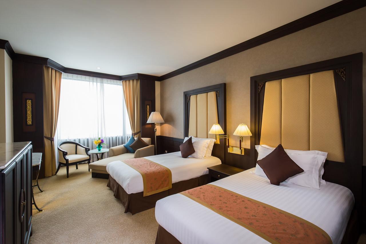 Ramada By Wyndham Chaophya Park Hotel Bangkok