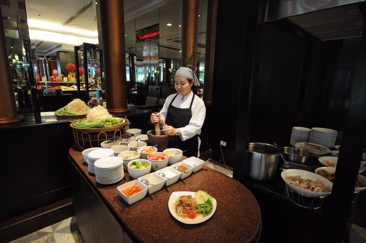 Ramada By Wyndham Chaophya Park Hotel
