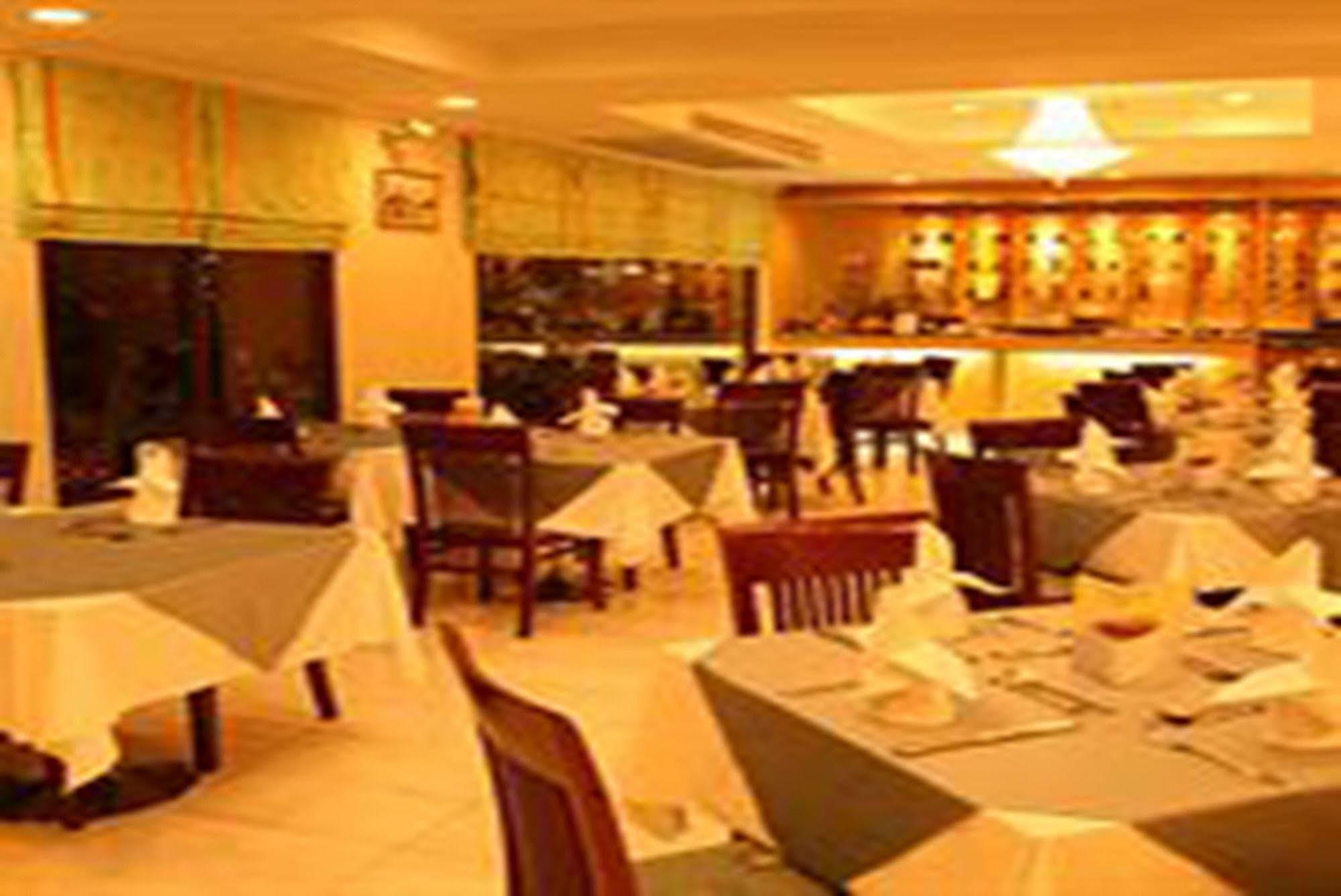Pj Watergate Hotel