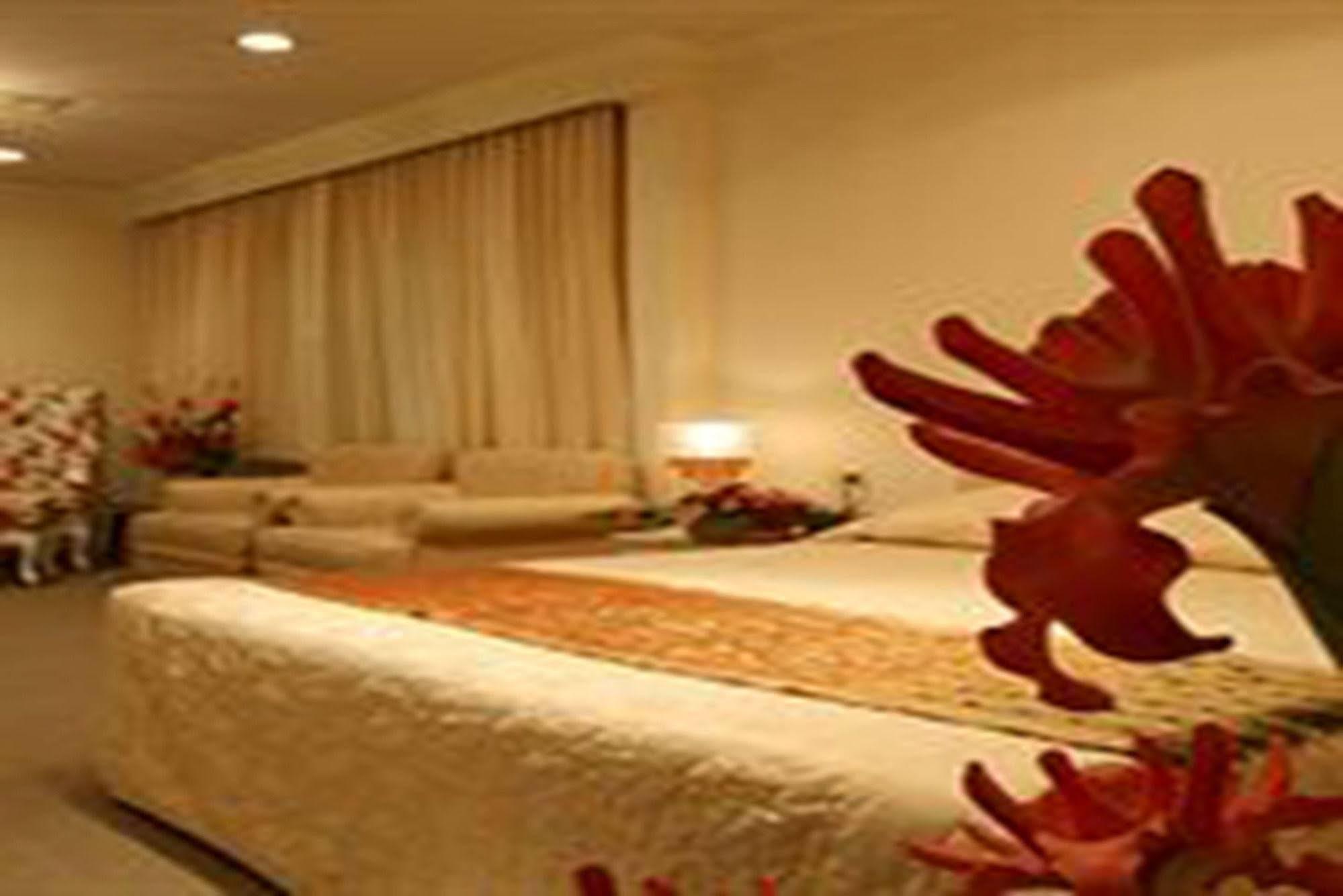 Pj Watergate Hotel