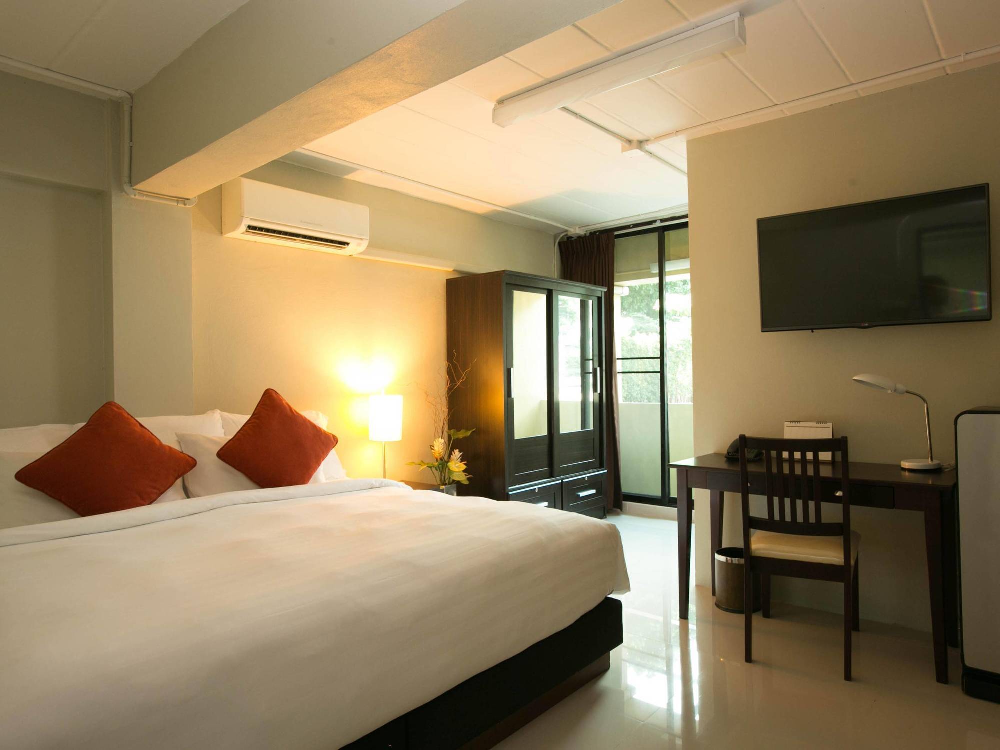 Annex Lumpini Hotel