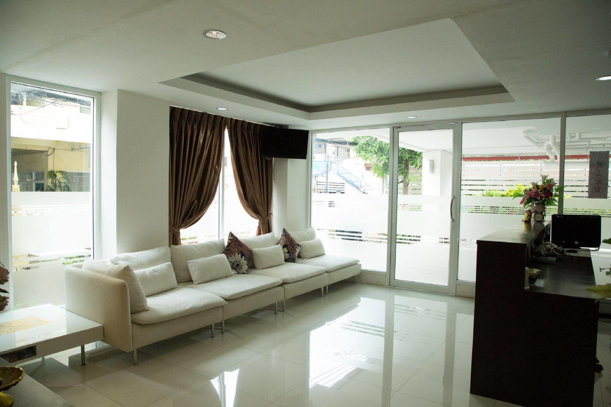 Nrv Place Aparthotel 3*
