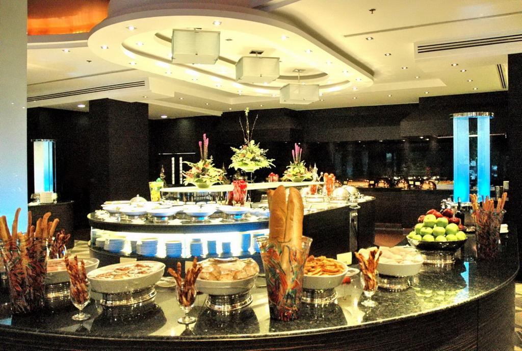 Ramada By Wyndham Chaophya Park Hotel Bangkok