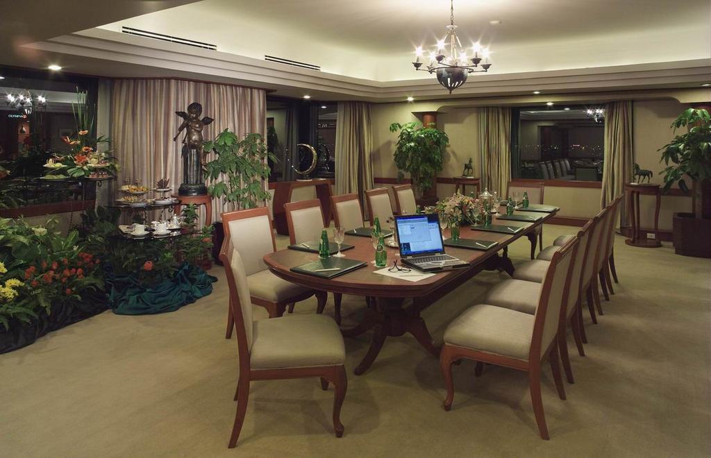 Ramada By Wyndham Chaophya Park 4*