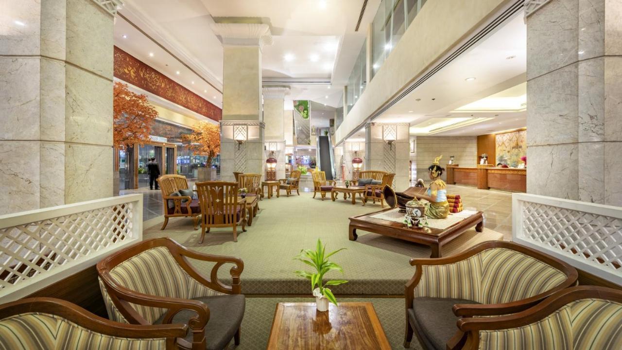 Ramada By Wyndham Chaophya Park 4*