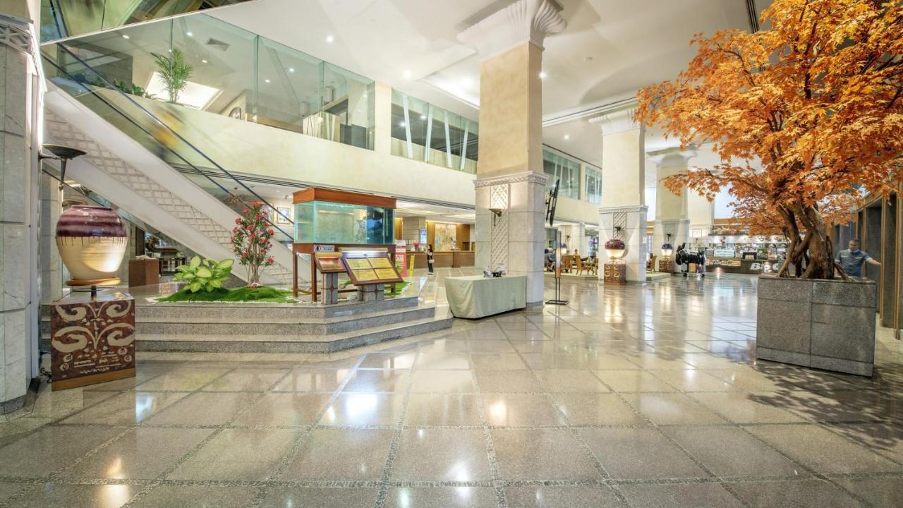 Ramada By Wyndham Chaophya Park Hotel Bangkok