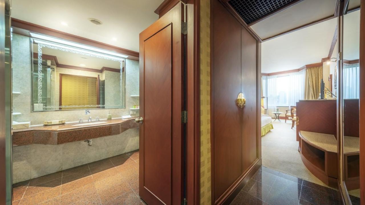 Ramada By Wyndham Chaophya Park