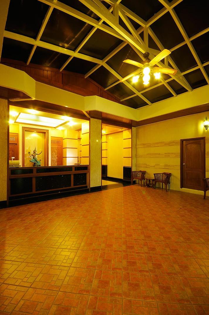 Khaosan Palace