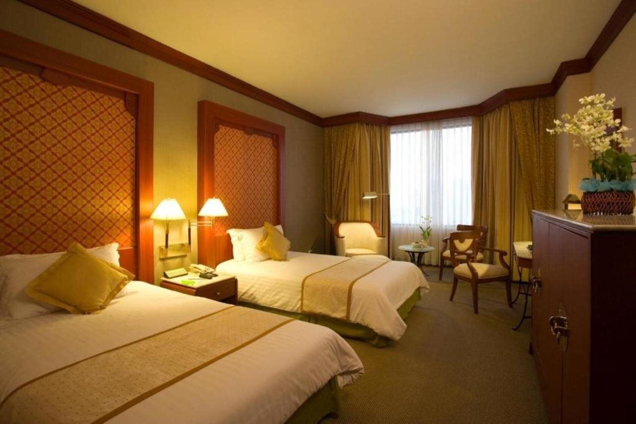 Ramada By Wyndham Chaophya Park 4*
