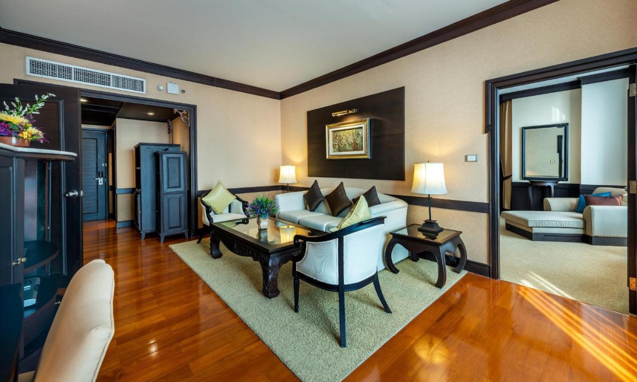 Ramada By Wyndham Chaophya Park Hotel Bangkok