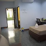 Friends House Resort
