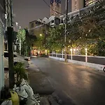 Hotel Del Luna
