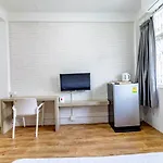 Ze Residence Bang Aor Station