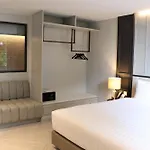 The Quarter Ploenchit By Uhg