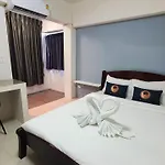 RoomQuest Ladkrabang 42