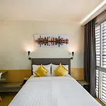 Kitzio House Hotel Huai Kwang