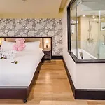 Oakwood Hotel & Residence Bangkok