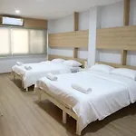 Boon Street Hostel